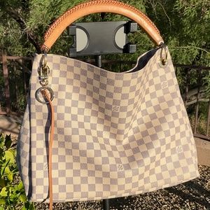 LOUIS VUITTON ARTSY MM PURSE